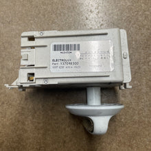 Load image into Gallery viewer, KENMORE WASHERDRYER COMBO TIMER PART # 137098300 |KM1550
