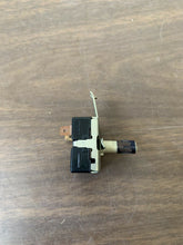 Load image into Gallery viewer, GE Washer Temperature Switch 175D2314P005 |GG95
