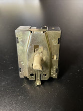 Load image into Gallery viewer, 572D437P014 ASR4373-127T GE Dryer Selector Switch With Knot |WM248
